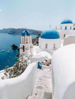 Пролетни празници на остров Санторини